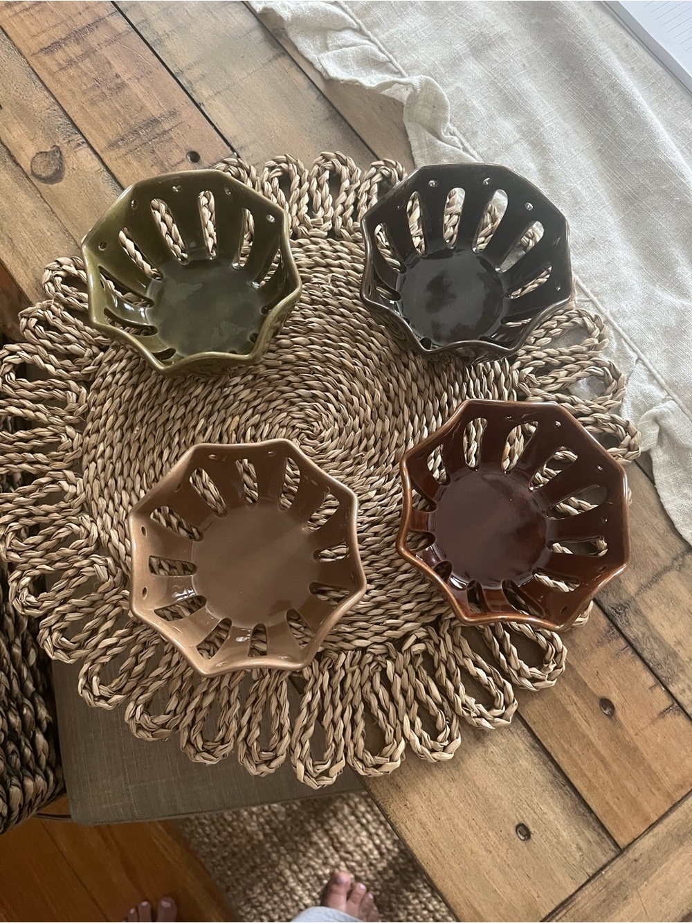 Hearth and Hand berry bowl set (4)